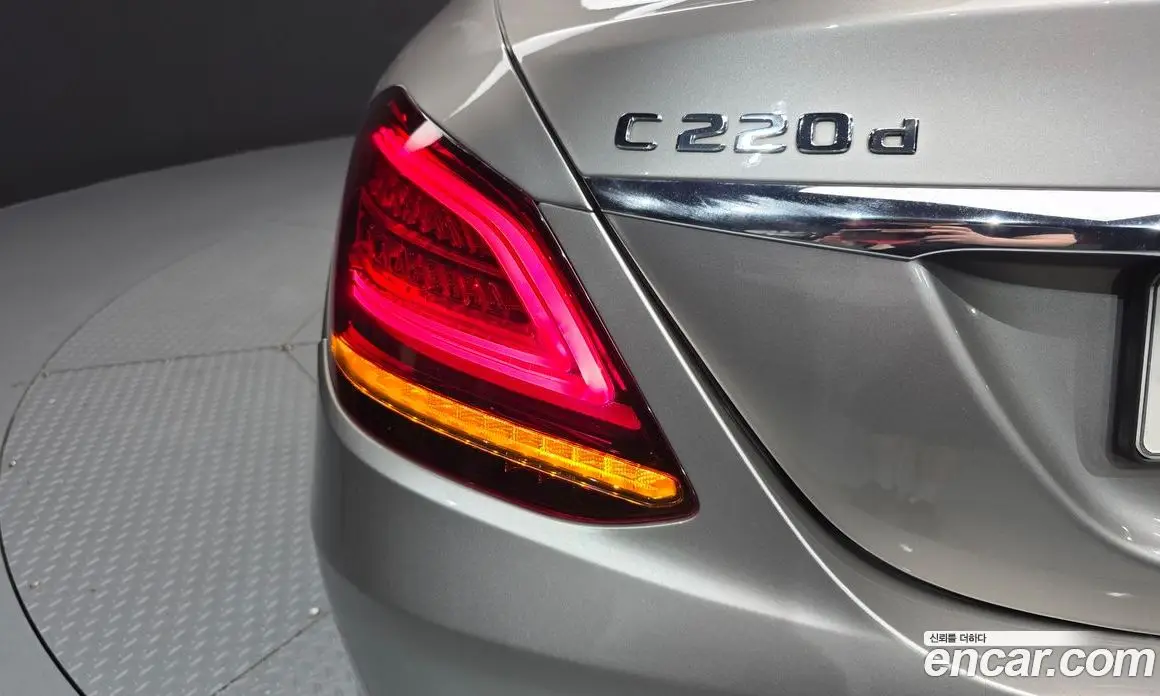 Mercedes-Benz C-Class 2019 1.9 автомат (гидро), фото 9 Mercedes-Benz C-Class 2019 1.9 автомат (гидро), фото 9