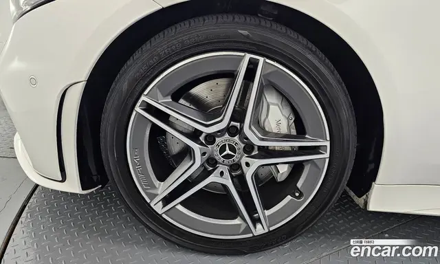 Mercedes-Benz CLS-Class 2019 1.9 автомат (гидро), миниатюра 4