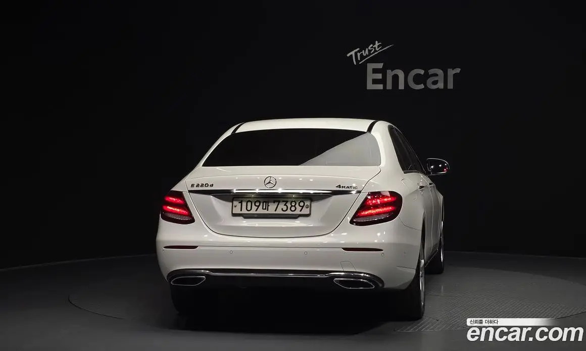 Mercedes-Benz E-Class 2017 1.9 автомат (гидро), фото 4