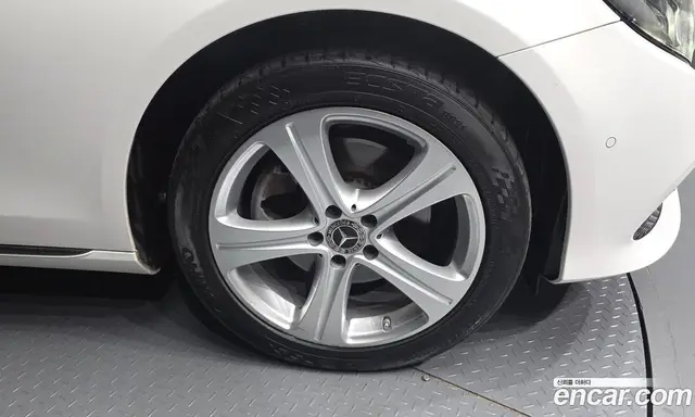 Mercedes-Benz E-Class 2017 1.9 автомат (гидро), миниатюра 5