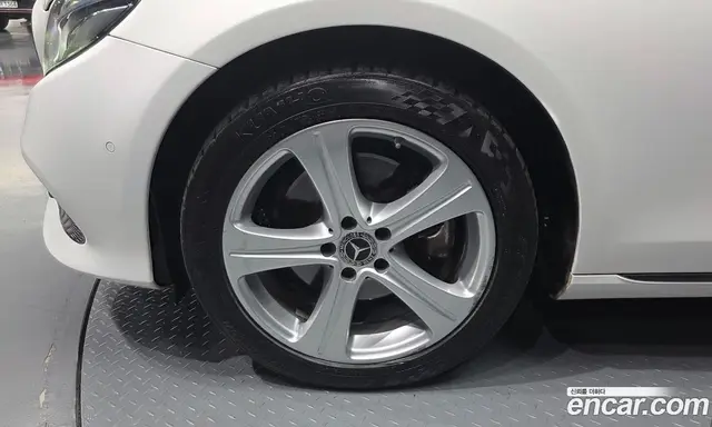 Mercedes-Benz E-Class 2017 1.9 автомат (гидро), миниатюра 7