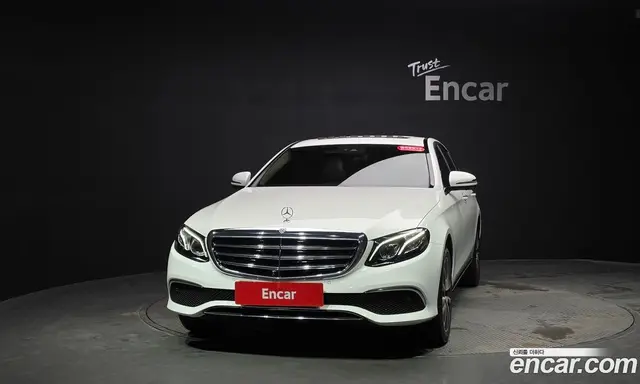 Mercedes-Benz E-Class 2017 2.0 автомат (гидро), миниатюра 2