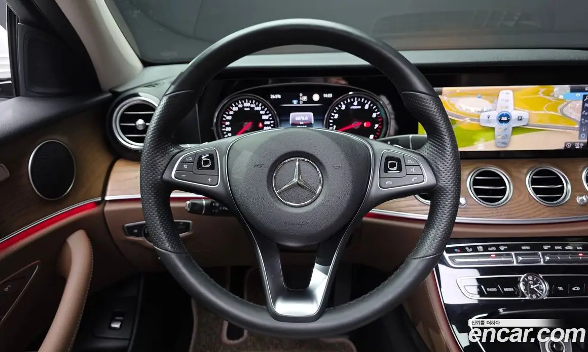 Mercedes-Benz E-Class 2017 2.0 автомат (гидро), фото 18