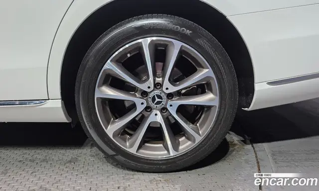 Mercedes-Benz E-Class 2017 2.0 автомат (гидро), миниатюра 6