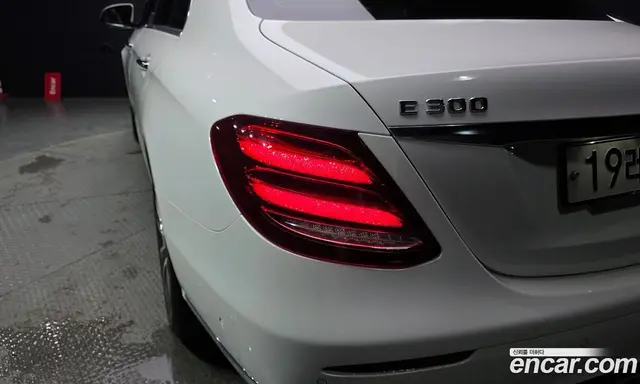Mercedes-Benz E-Class 2017 2.0 автомат (гидро), миниатюра 8