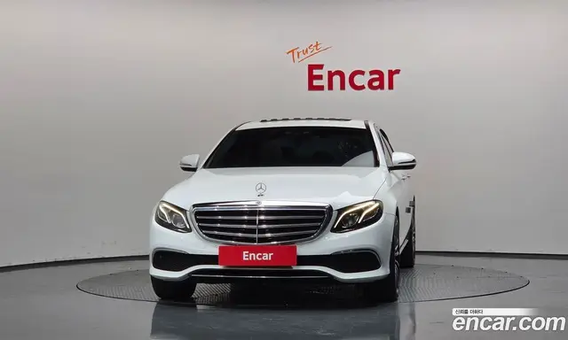 Mercedes-Benz E-Class 2018 1.9 автомат (гидро), миниатюра 3