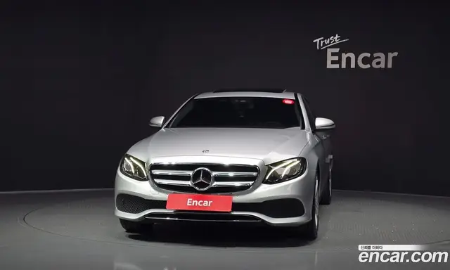 Mercedes-Benz E-Class 2018 2.0 автомат (гидро), миниатюра 3