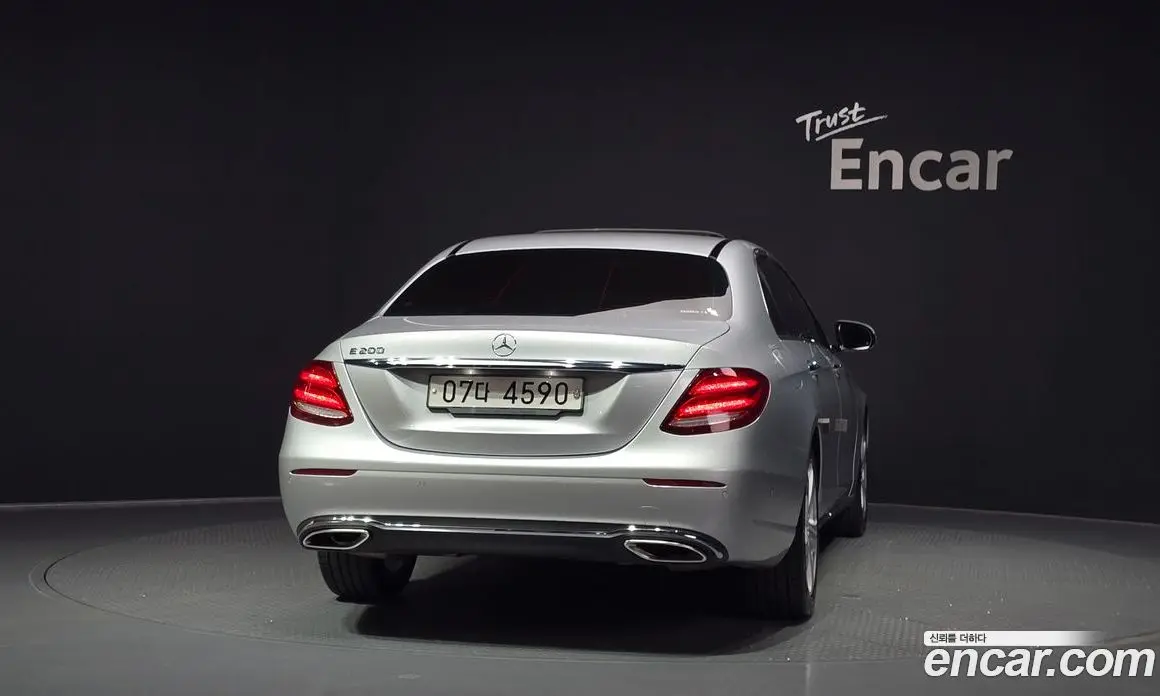 Mercedes-Benz E-Class 2018 2.0 автомат (гидро), фото 4