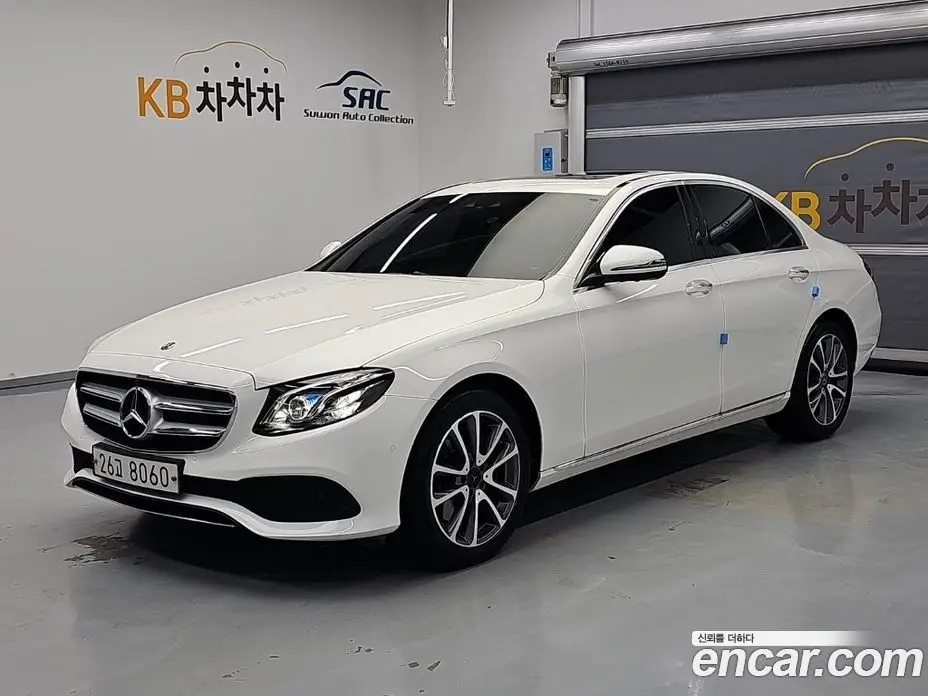 Mercedes-Benz E-Class 2019 2.0 автомат (гидро), фото 1 Mercedes-Benz E-Class 2019 2.0 автомат (гидро), фото 1
