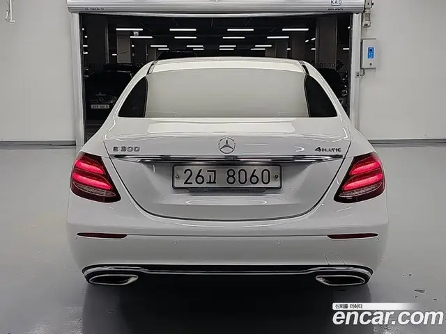 Mercedes-Benz E-Class 2019 2.0 автомат (гидро), миниатюра 3 Mercedes-Benz E-Class 2019 2.0 автомат (гидро), миниатюра 3