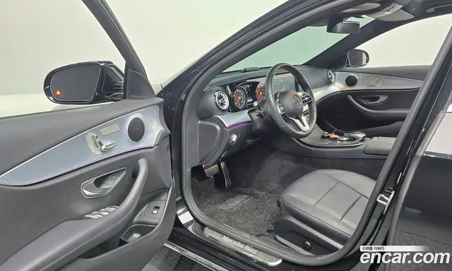 Mercedes-Benz E-Class 2019 2.0 автомат (гидро), миниатюра 12