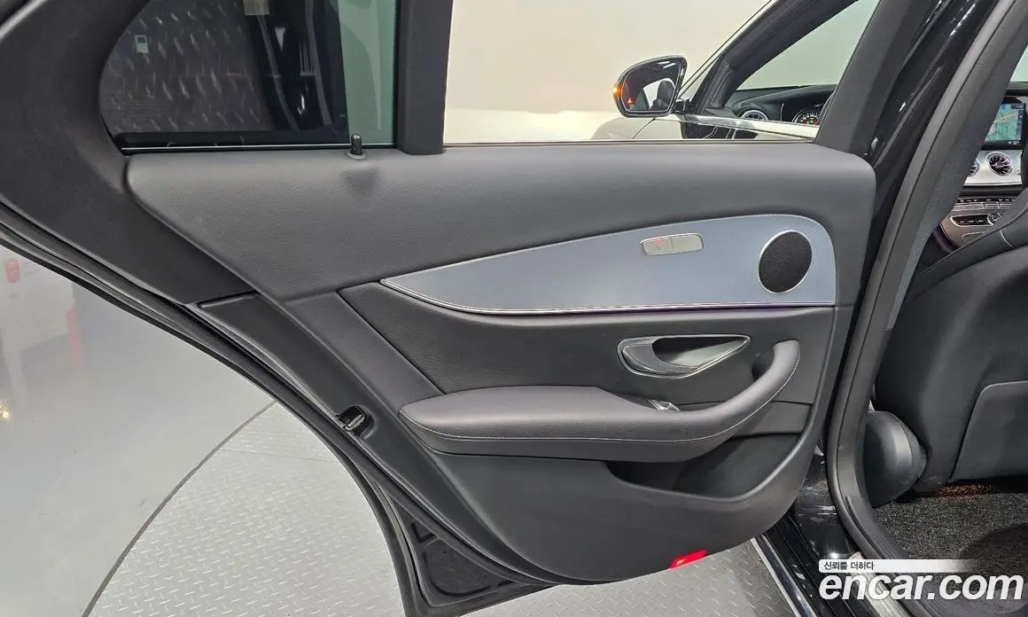 Mercedes-Benz E-Class 2019 2.0 автомат (гидро), фото 14 Mercedes-Benz E-Class 2019 2.0 автомат (гидро), фото 14