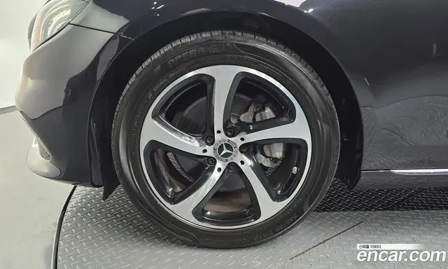 Mercedes-Benz E-Class 2019 2.0 автомат (гидро), миниатюра 4 Mercedes-Benz E-Class 2019 2.0 автомат (гидро), миниатюра 4