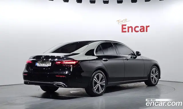Mercedes-Benz E-Class 2021 2.0 автомат (гидро), миниатюра 2