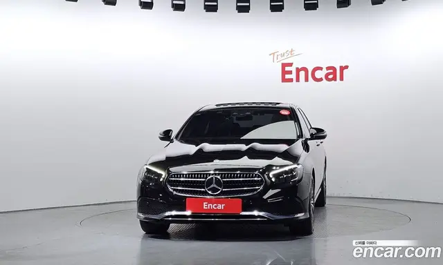 Mercedes-Benz E-Class 2021 2.0 автомат (гидро), миниатюра 3