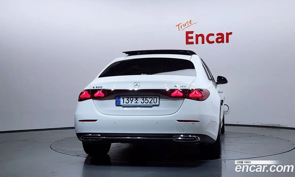 Mercedes-Benz E-Class 2024 2.0 автомат (гидро), фото 4