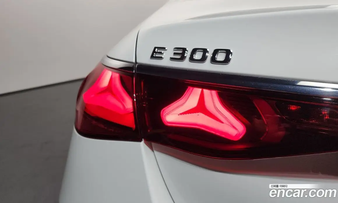 Mercedes-Benz E-Class 2024 2.0 автомат (гидро), фото 9