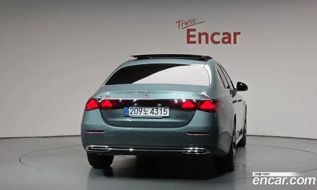Mercedes-Benz E-Class 2025 2.0 автомат (гидро), миниатюра 3