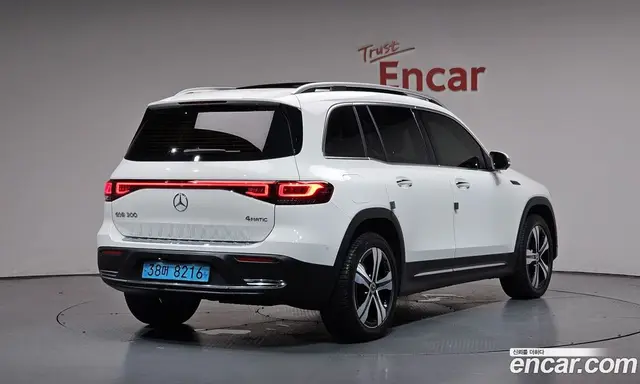 Mercedes-Benz EQB, 2022, 60 052 км