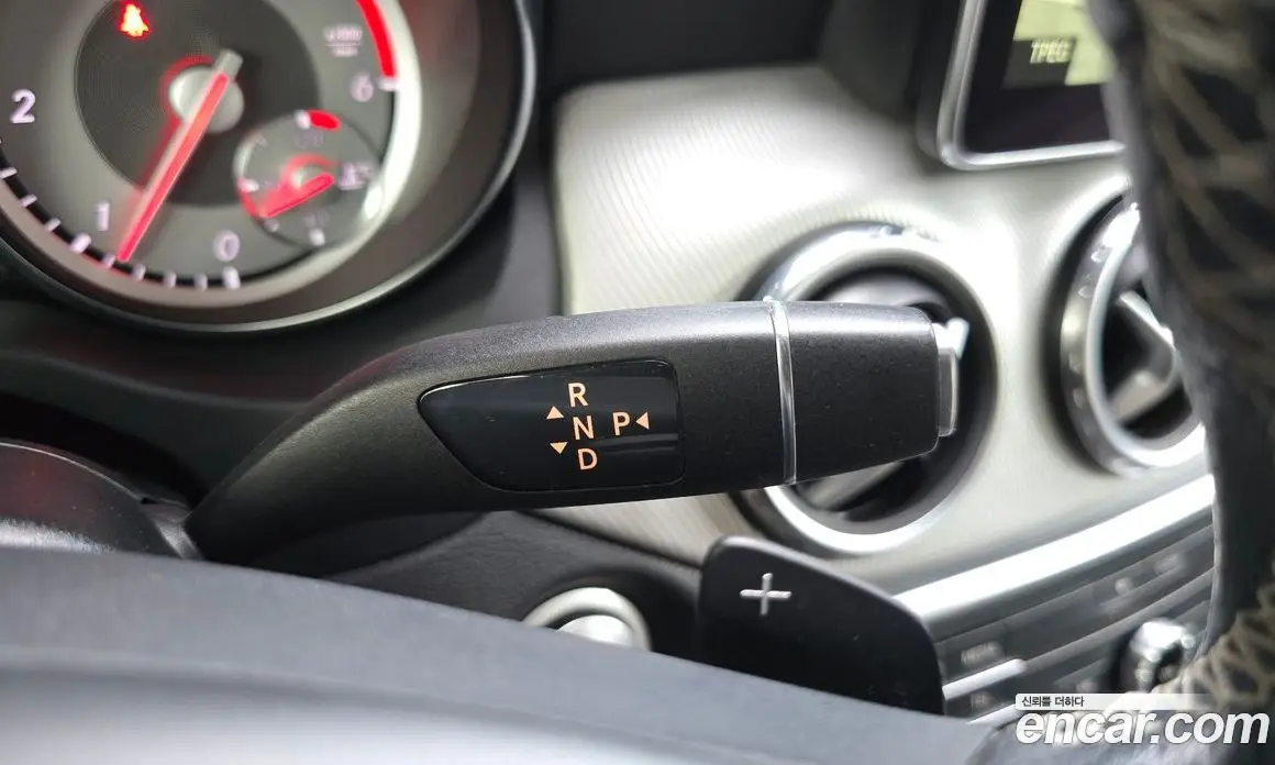 Mercedes-Benz GLA-Class 2016 2.1 автомат (гидро), фото 9 Mercedes-Benz GLA-Class 2016 2.1 автомат (гидро), фото 9