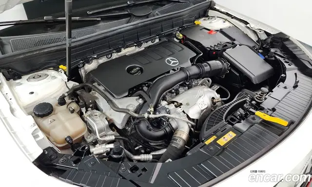 Mercedes-Benz GLB-Class 2020 2.0 автомат (гидро), миниатюра 6