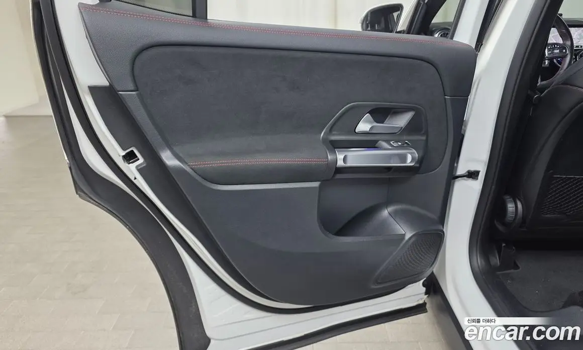 Mercedes-Benz GLB-Class 2022 2.0 автомат (гидро), фото 15 Mercedes-Benz GLB-Class 2022 2.0 автомат (гидро), фото 15