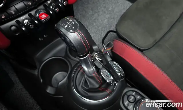 Mini Cooper Convertible 2019 2.0 автомат (гидро), миниатюра 12