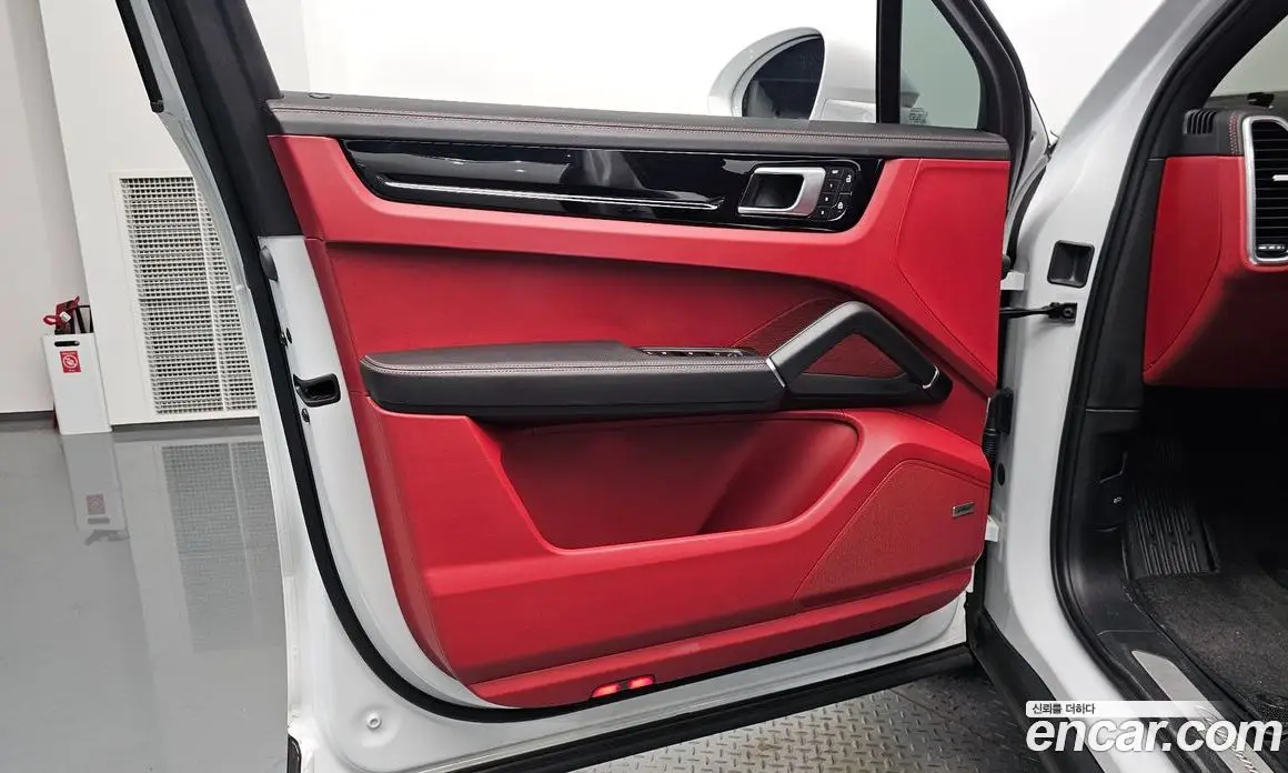 Porsche Cayenne 2022 3.0 автомат (гидро), фото 13