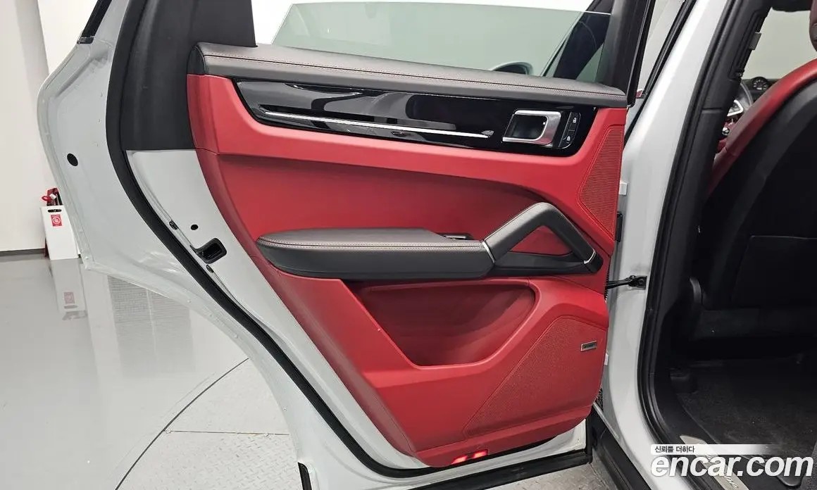 Porsche Cayenne 2022 3.0 автомат (гидро), фото 14