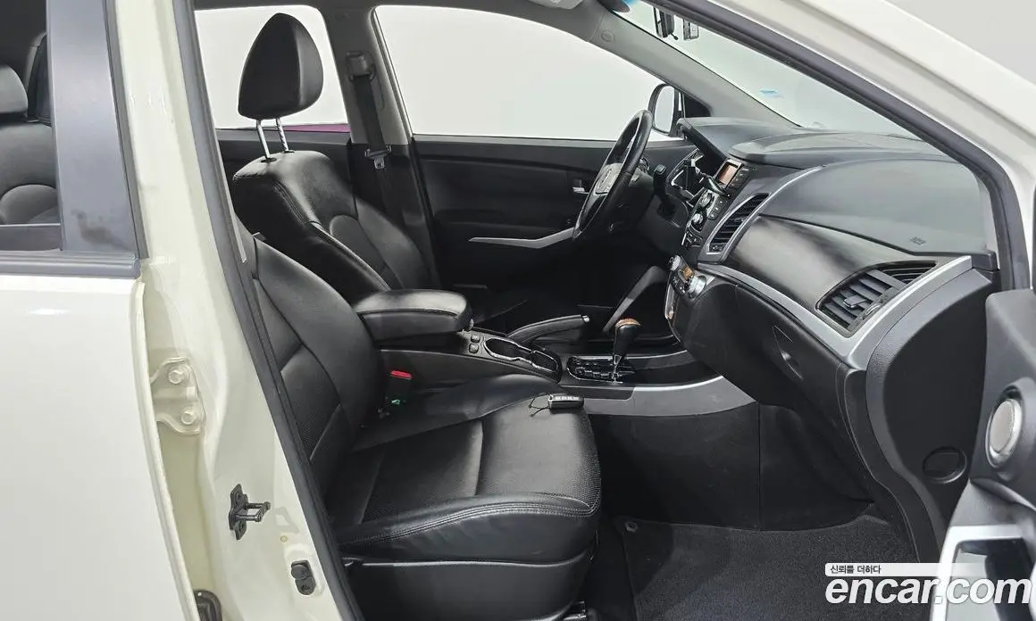 SsangYong Korando 2014 2.0 автомат (гидро), фото 16