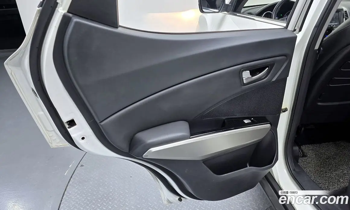 SsangYong TIBOLI 2018 1.6 автомат (гидро), фото 15