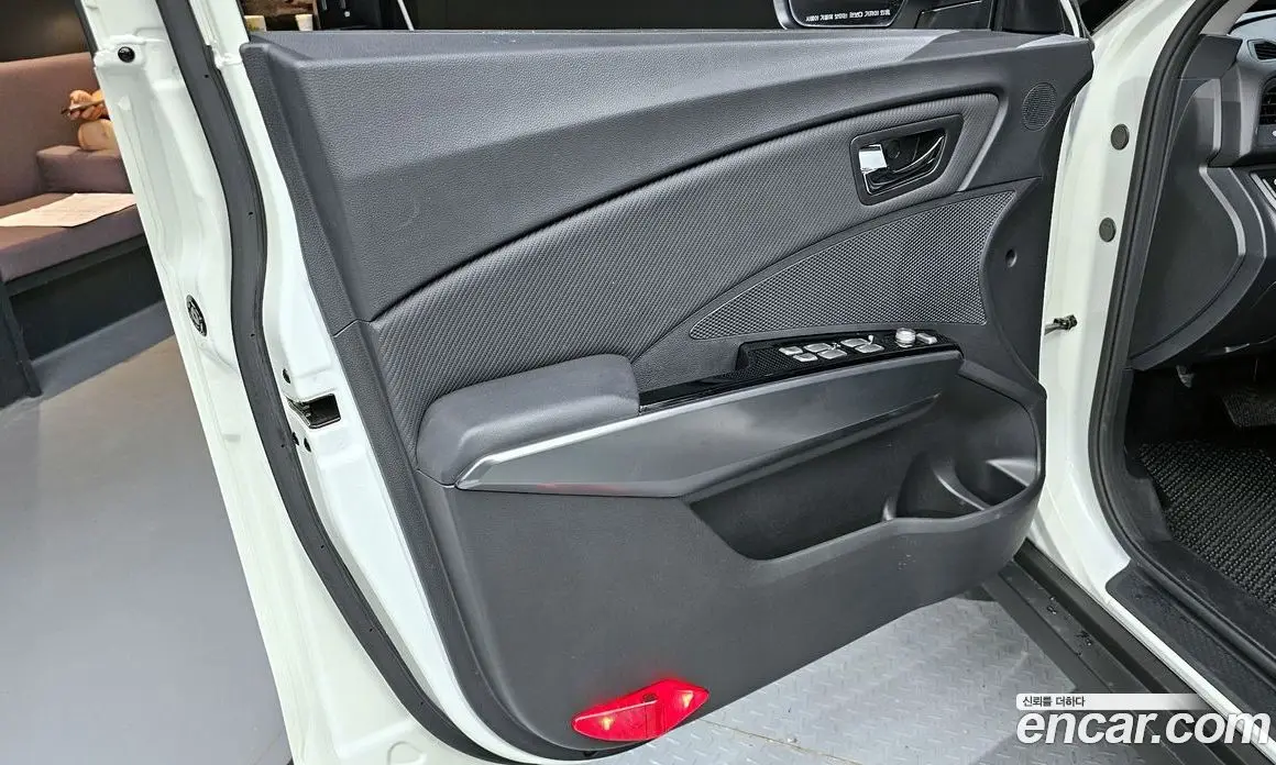 SsangYong TIBOLI 2018 1.6 автомат (гидро), фото 14
