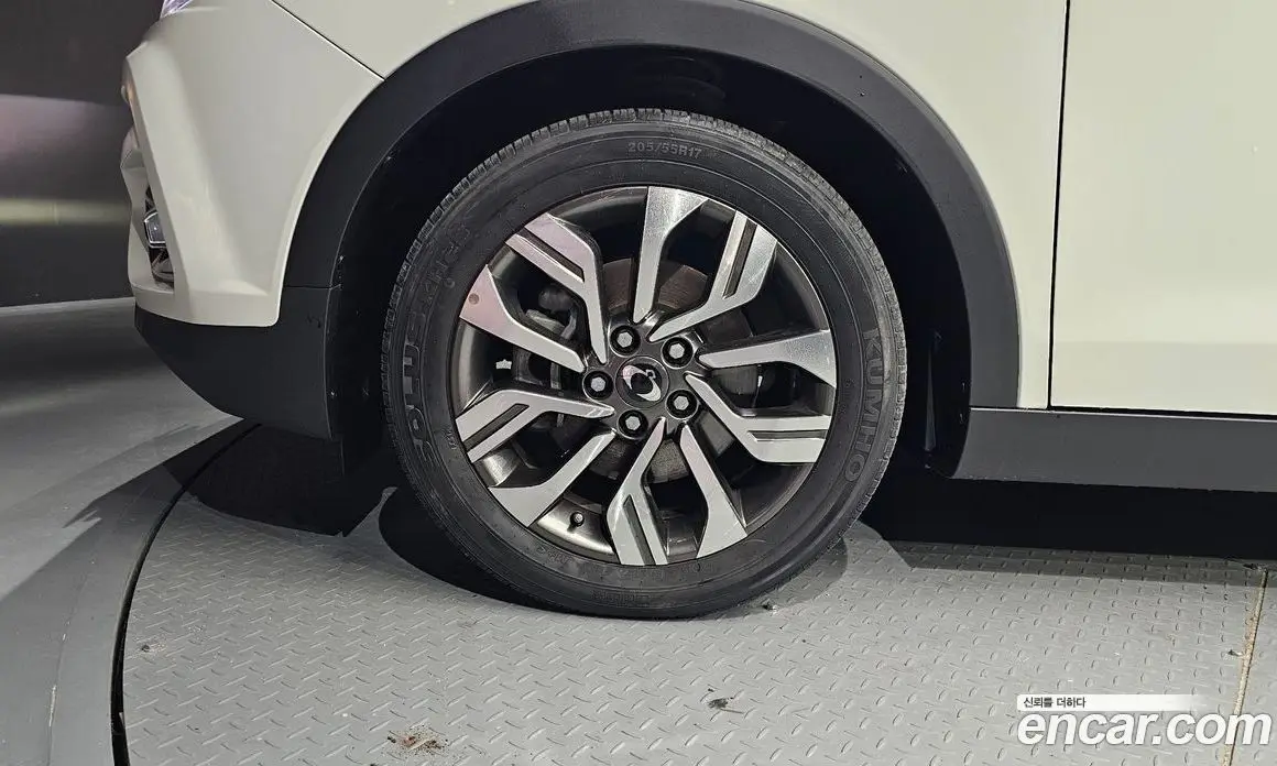 SsangYong TIBOLI 2018 1.6 автомат (гидро), фото 5
