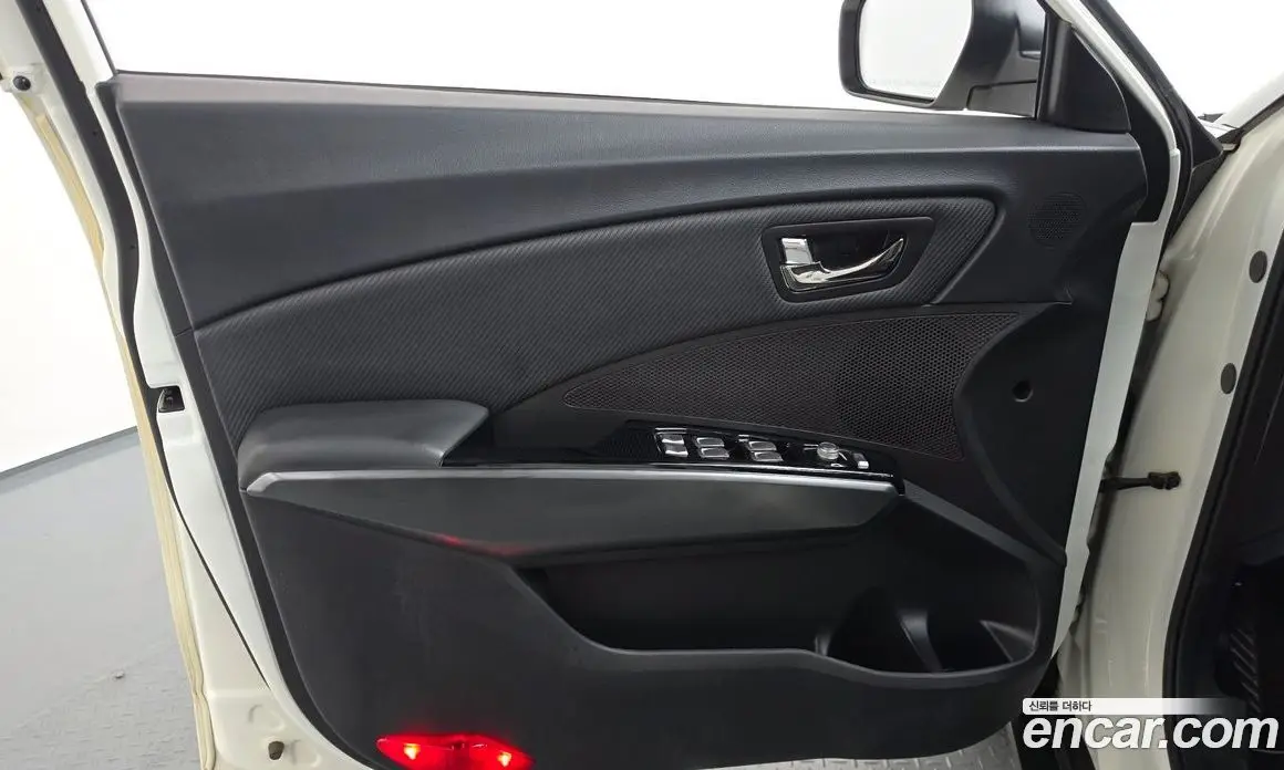 SsangYong TIBOLI 2018 1.6 автомат (гидро), фото 14