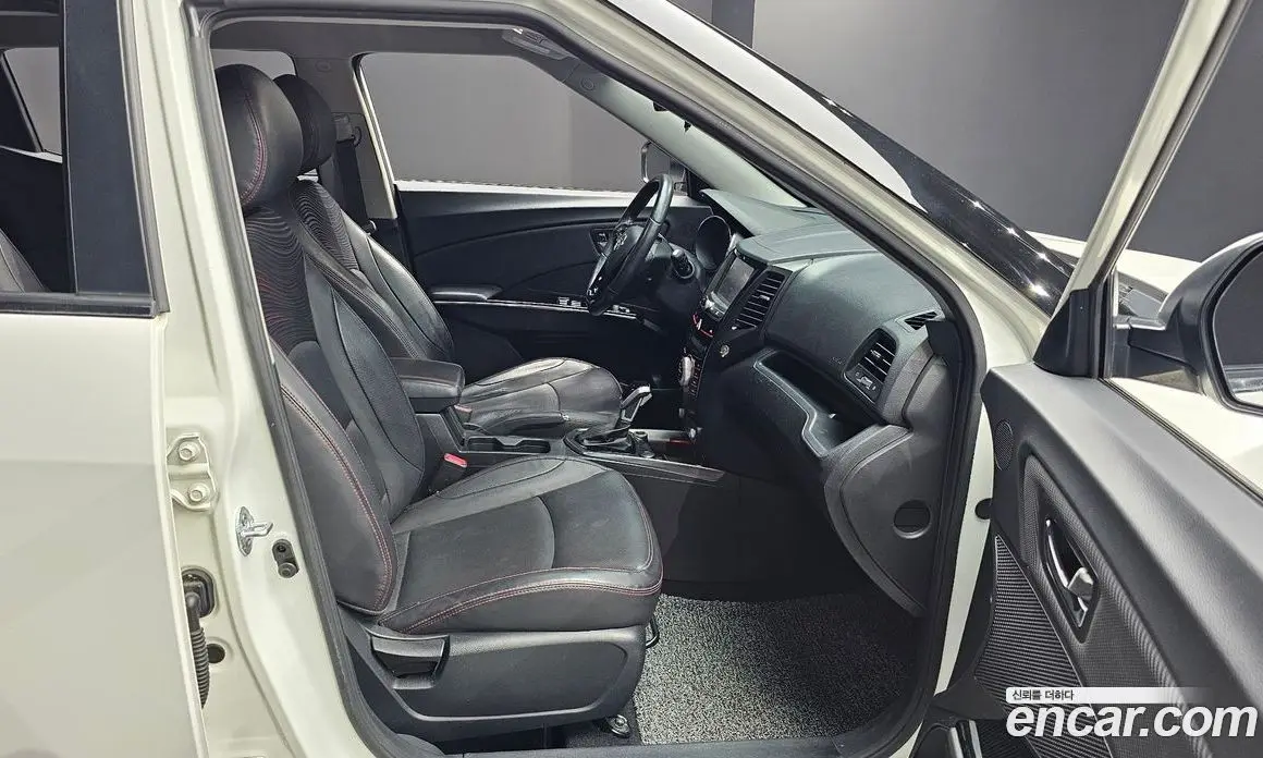 SsangYong TIBOLI 2019 1.6 автомат (гидро), фото 17