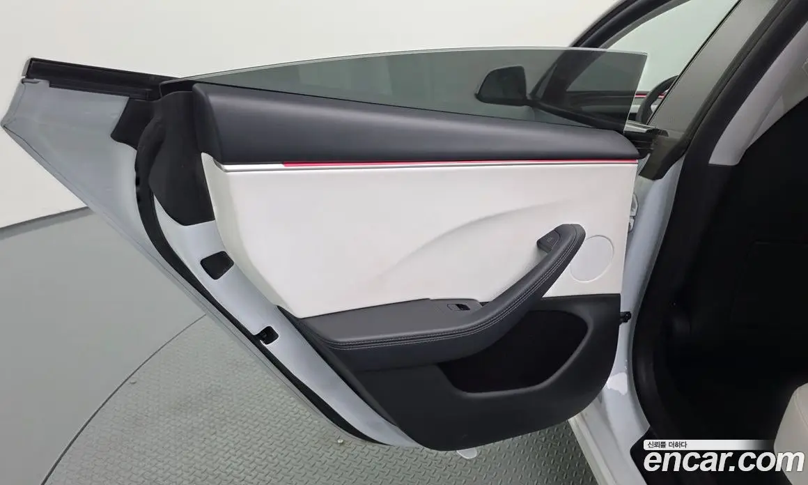 Tesla Model 3 2024 0.2 автомат (гидро), фото 15