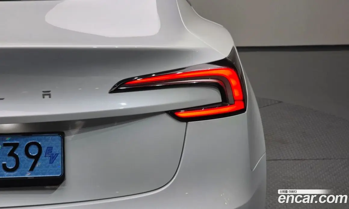 Tesla Model 3 2024 0.2 автомат (гидро), фото 9