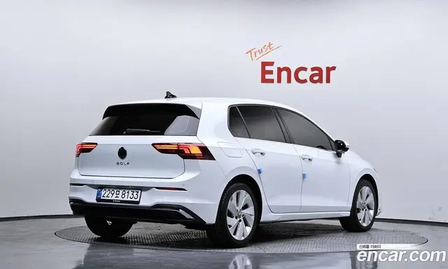 Volkswagen Golf 2025 2.0 автомат (гидро), миниатюра 2 Volkswagen Golf 2025 2.0 автомат (гидро), миниатюра 2