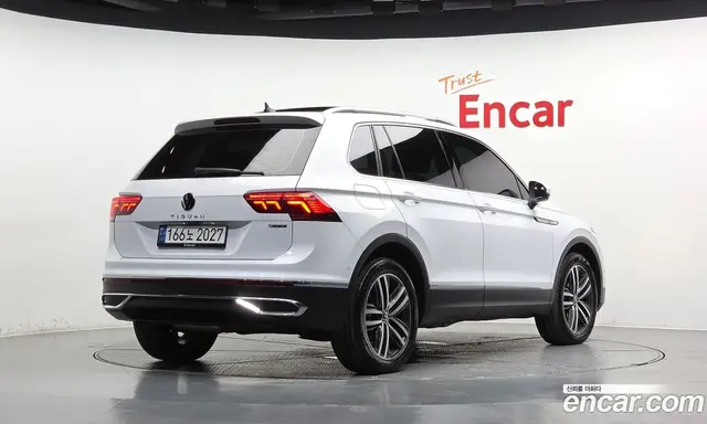 Volkswagen Tiguan 2023 2.0 автомат (гидро), миниатюра 2
