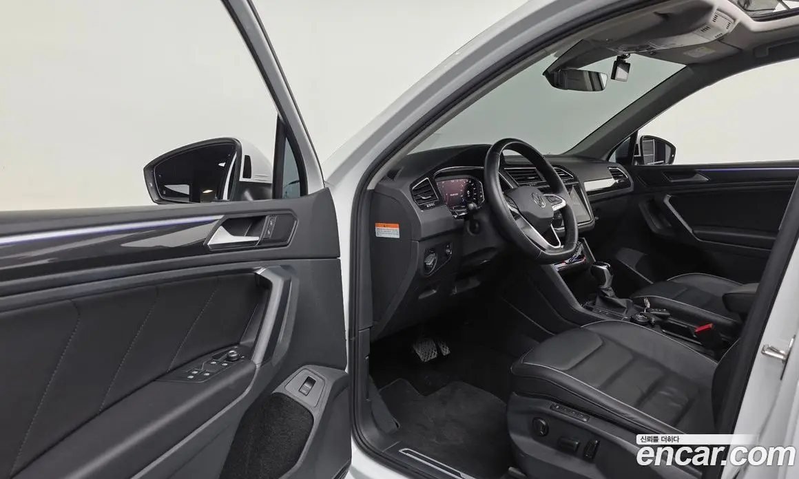 Volkswagen Tiguan 2023 2.0 автомат (гидро), фото 13