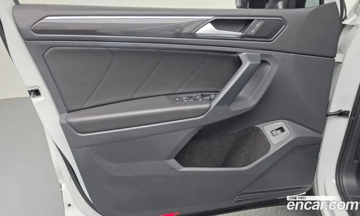 Volkswagen Tiguan 2023 2.0 автомат (гидро), фото 14