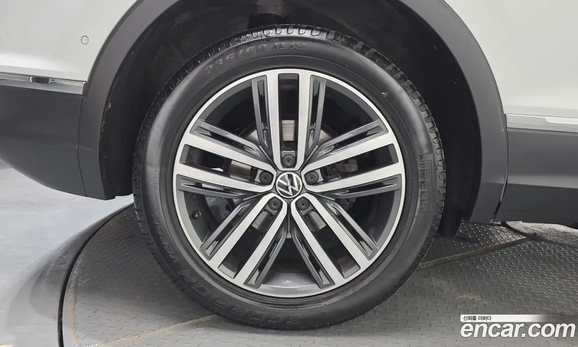 Volkswagen Tiguan 2023 2.0 автомат (гидро), фото 5