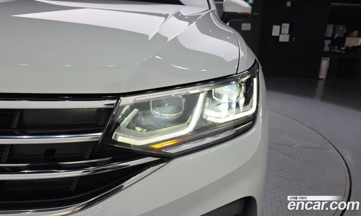 Volkswagen Tiguan 2023 2.0 автомат (гидро), фото 8
