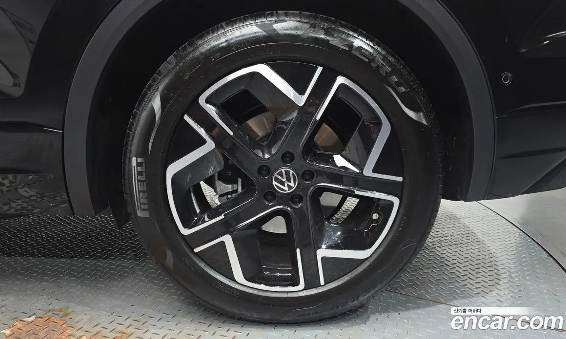 Volkswagen Touareg 2025 3.0 автомат (гидро), фото 6 Volkswagen Touareg 2025 3.0 автомат (гидро), фото 6