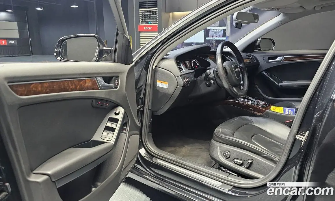 Audi A4 2010 2.0 автомат (гидро), фото 13