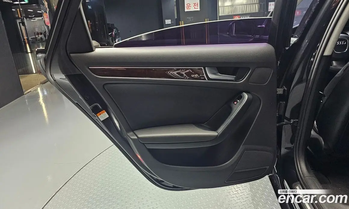 Audi A4 2010 2.0 автомат (гидро), фото 15