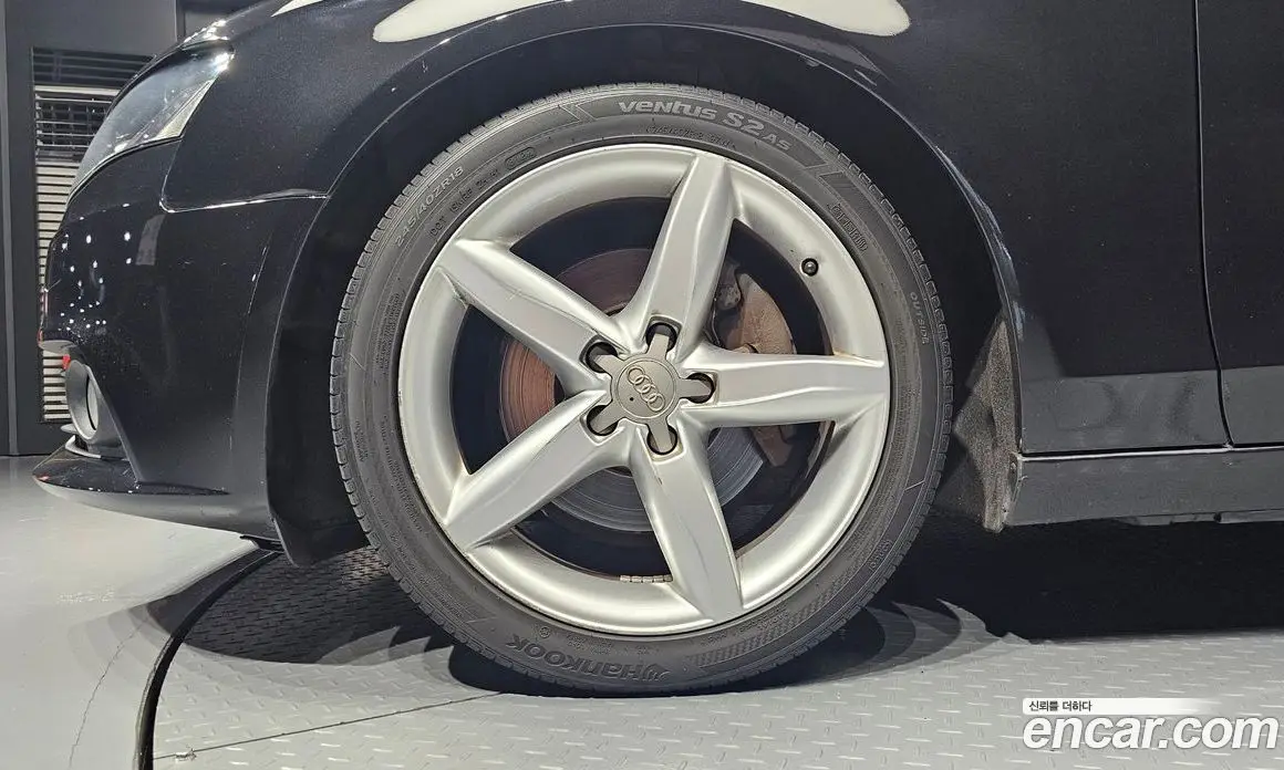 Audi A4 2010 2.0 автомат (гидро), фото 5