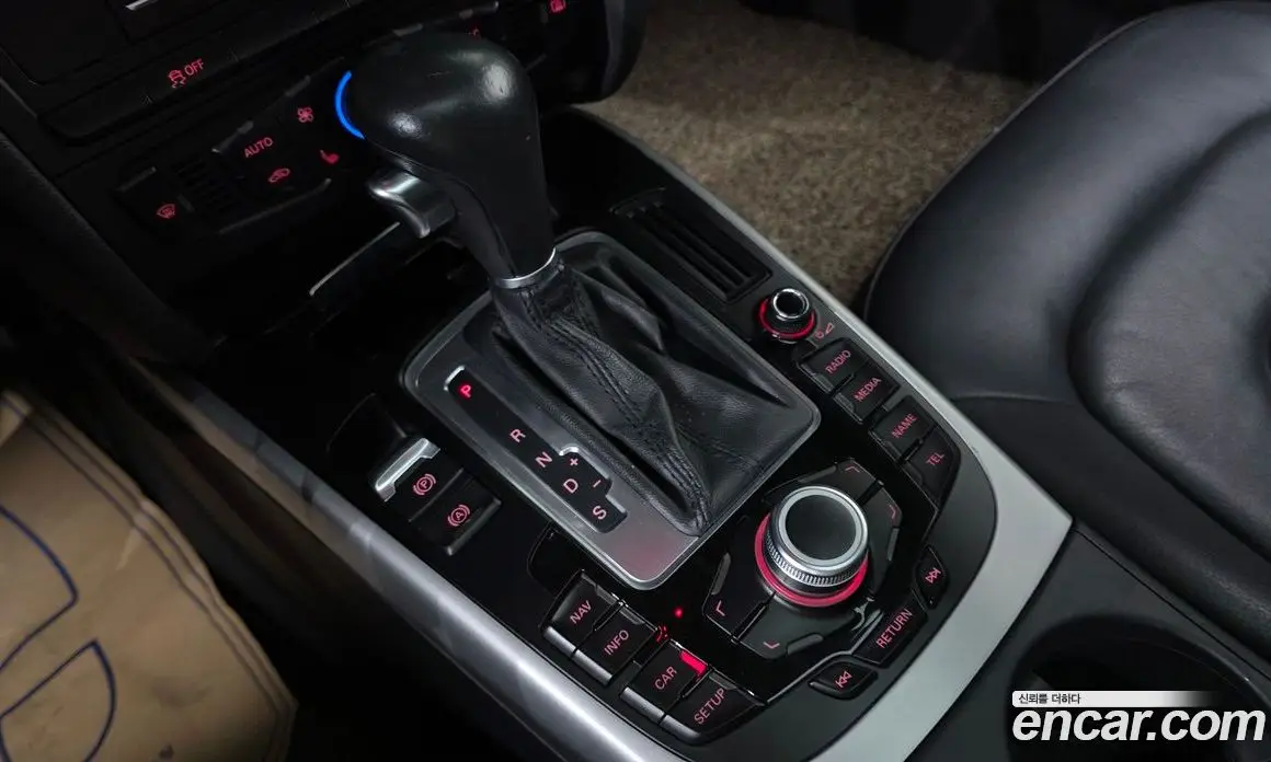Audi A4 2011 2.0 автомат (гидро), фото 9