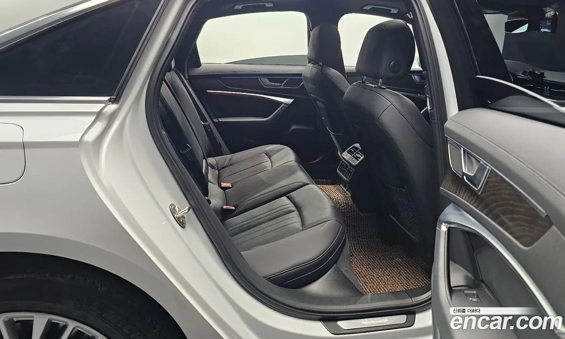 Audi A6 2019 2.0 автомат (гидро), фото 17