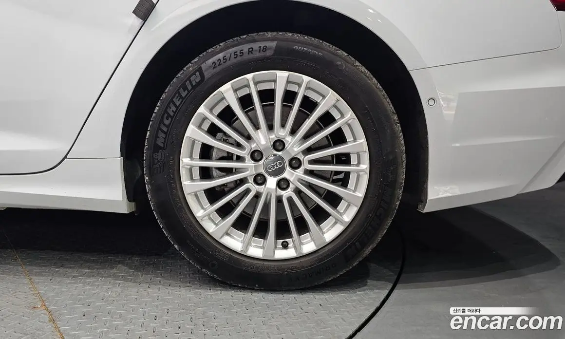 Audi A6 2019 2.0 автомат (гидро), фото 7